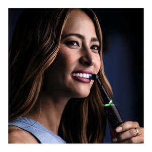 Cepillo de Dientes Eléctrico y Cepillo para el Cabello IO SERIES 10 Negro, Producto Premium - Product Image 4