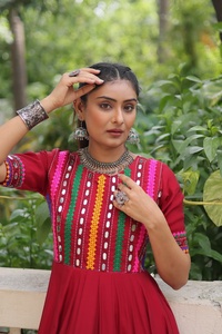 Vestido rosa de tela romana especial para Festival asequible, las mejores compras en línea para ropa de mujer étnica exclusiva para fiesta de boda - Product Image 2