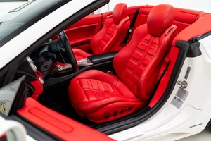 รถเฟอร์รารี่เปิดประทุนปี 2013 รุ่นใช้งานน้อย ได้รับการรับรองจากแคลิฟอร์เนีย ภายในสีอ่อน เบาะหนัง เครื่องยนต์เทอร์โบ ขับเคลื่อนสี่ล้อ ล้อแม็ก R17 พร้อมระบบควบคุมความเร็วอัตโนมัติ - Product Image 6