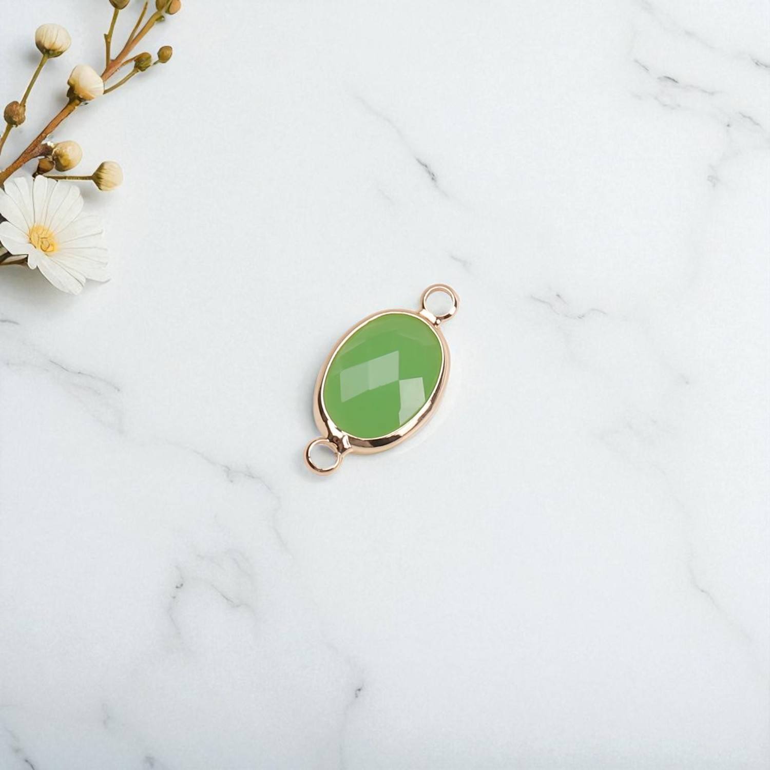 พลอยคาลซิโดนีสีเขียว