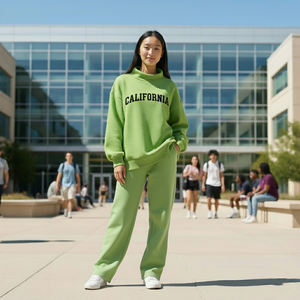 Ensemble survêtement et jogging 2 pièces pour femme en coton 100% toutes saisons, personnalisé OEM, avec motif vintage et patchs - Product Image 2