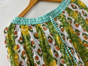 Jupe en chaîne d'été de style bohème décontracté pour femmes compagnon long haut léger de course multicouche avec imprimé de blocs floraux Funky - Product Image 4