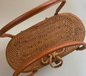 กระเป๋าหวายบาหลี  กระเป๋าถือสไตล์โบฮีเมียน ทอมือ พร้อมสายหนังและซับในลายบาติก  กระเป๋าโท้ททำมือสำหรับฤดูร้อนและสไตล์ประจำวัน - Product Image 4