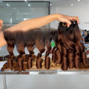 Extensiones de cabello humano vietnamita de alta calidad Bouncy Ombre Color con precio al por mayor Frontal y paquete 2025 - Product Image 1