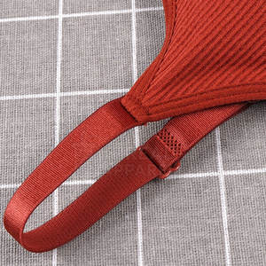 Soutien-gorge de yoga et de fitness respirant à maintien élevé et séchage rapide pour femmes, fabriqué au Pakistan - Nouveau design, meilleure qualité - Product Image 5