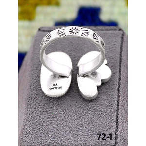 Bague artisanale Southwest en argent sterling et émeraude, objet de collection culturelle - Product Image 4