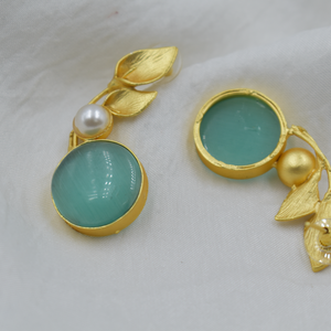 Nueva llegada última colección de diseño chapado en oro pendientes de tuerca al por mayor hechos a mano 18K Pendientes chapados en oro para las mujeres - Product Image 4