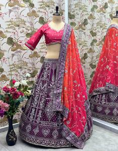 Hermoso Lehenga Choli Tradicional Pakistaní para Damas de Honor, de Algodón y Seda, con Bordado de Lentejuelas, Elegante y Moderno para Bodas y Fiestas - Product Image 3