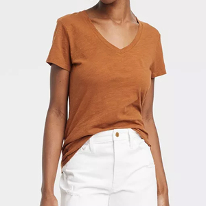 Vente en gros T-shirts personnalisés à manches courtes et col en V pour femmes, chemisiers de yoga à séchage rapide pour femmes de fournisseur bangladais - Product Image 2