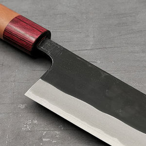 Cuchillo de Chef Gyuto Hecho a Mano, el Caballo de Trabajo de Acero al Carbono Japonés para Cocinas Profesionales y Domésticas - Product Image 3