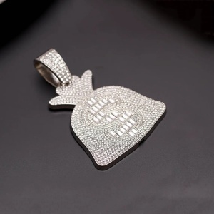 Pendentif Croix Personnalisé en Argent 925 Style Hip Hop, Design Tendance Streetwear Sertie de Diamants Moissanite, Breloques Personnalisées - Product Image 3