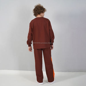 Vente en gros Ensemble de survêtements rayés à col rond en tissu à deux fils pour garçon de haute qualité de Turquie pour enfants - Product Image 4