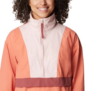 Chaquetas cómodas impermeables de poliéster liso con logotipo personalizado para mujer, chaqueta anorak de talla grande para mujer - Product Image 4