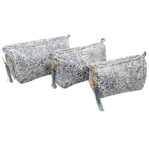 Conjunto de neceser acolchado con flores azules delicadas-Bolsas de cosméticos artesanales - Product Image 1