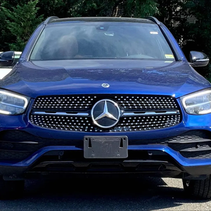 2023 Mercedes-Benz GLB 250 4MATIC SUV de lujo bastante usado - Product Image 1