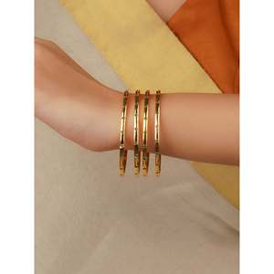 ชุดกำไลข้อมือทอง 18K ชุบทองคำแท้ 4 วง สีขาว/ดำ/ชมพูเข้ม/น้ำเงิน/เขียวเข้ม ขนาด 2.2-2.8 ซม. รุ่น TMPBAN115 - Product Image 6