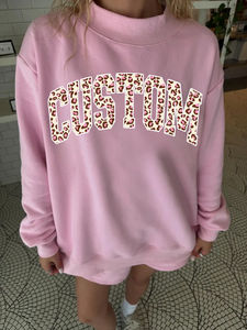 Sudadera de Invierno de Manga Larga con Cuello Alto Simulado, de Felpa, Holgada, con Logotipo Personalizado en la Parte Delantera para Mujer - Product Image 2