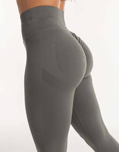 Venta al por mayor de metal gris personalizado OEM mujeres conjuntos de 2 piezas conjunto de las mujeres se levantan Scrunch Leggings suave elástico y cintura alta conjunto de las mujeres - Product Image 5