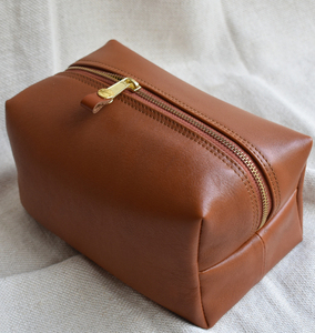 Vintage Leather Toiletry Bag for <b>Men</b> - Product Image 2