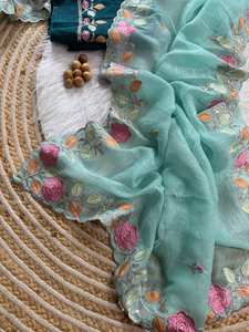 Saree de soirée de créateur avec belle mousseline de soie lourde brodée séquence de travail saree de mariage en soie - Product Image 4