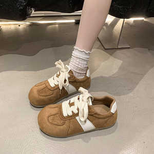 Collection Automne 2025 : Baskets basses pour femme, style marche, en caoutchouc, à lacets, hauteur supérieure inférieure à 10 cm - Product Image 5