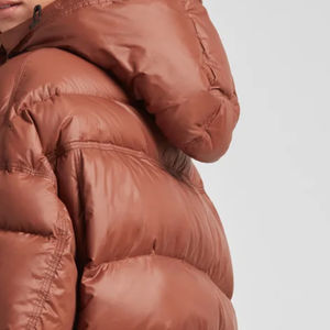 Chaqueta Acolchada de Alta Calidad para Mujer, Diseño Moderno, al por Mayor / Chaqueta Acolchada Extra Grande de Nailon Impermeable para Mujer, OEM - Product Image 6