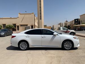 2018 LE XUS ES350 V6 4WD GCC sièges en cuir à volant gauche d'occasion ACC régulateur de vitesse émission Euro6 - Product Image 3