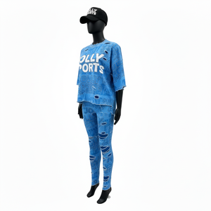 Ensemble femme personnalisé : t-shirt en coton premium 200 GSM et legging extensible en spandex bleu ciel, motif logo sublimé, impression sérigraphique. - Product Image 4