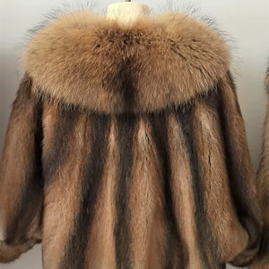 Cappotto da donna monopetto in vera pelle di <span class=keywords><strong>visone</strong></span>, scollo a V, vestibilità slim, design invernale vintage, lavorazione speciale, in pelle <span class=keywords><strong>animale</strong></span> grezza - Product Image 2