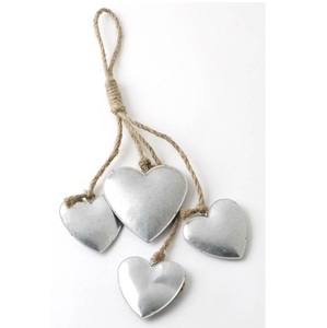 Adorno Navideño Colgante de Hierro Galvanizado Hecho a Mano de Alta Calidad, Diseño de Corazón, Acabado Rústico, Decoración Navideña para Árbol - Product Image 6