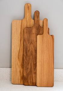 Planche à découper moderne en bois massif, écologique, avec finition haute brillance et poignée pour droitier - Product Image 4