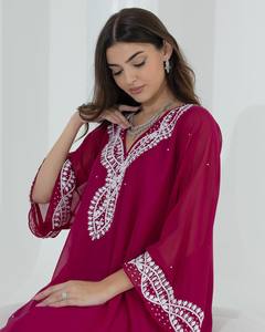 Vente en gros de luxe personnalisé Petite Satin Abaya pour femmes Dubaï inspiré vêtements islamiques manches à volants en soie musulman traditionnel - Product Image 5