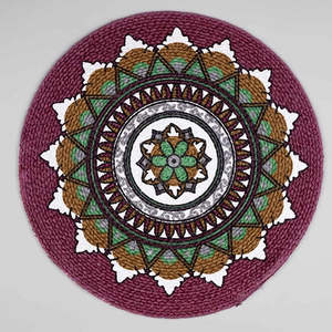 Juego de Manteles Individuales Modernos Color Granate con Diseño Floral Trenzado, Hechos a Mano, Impermeables, de Algodón, PVC, Silicona y Papel, Técnica de Tejido, para Hogar, Bodas, Hoteles - Product Image 3