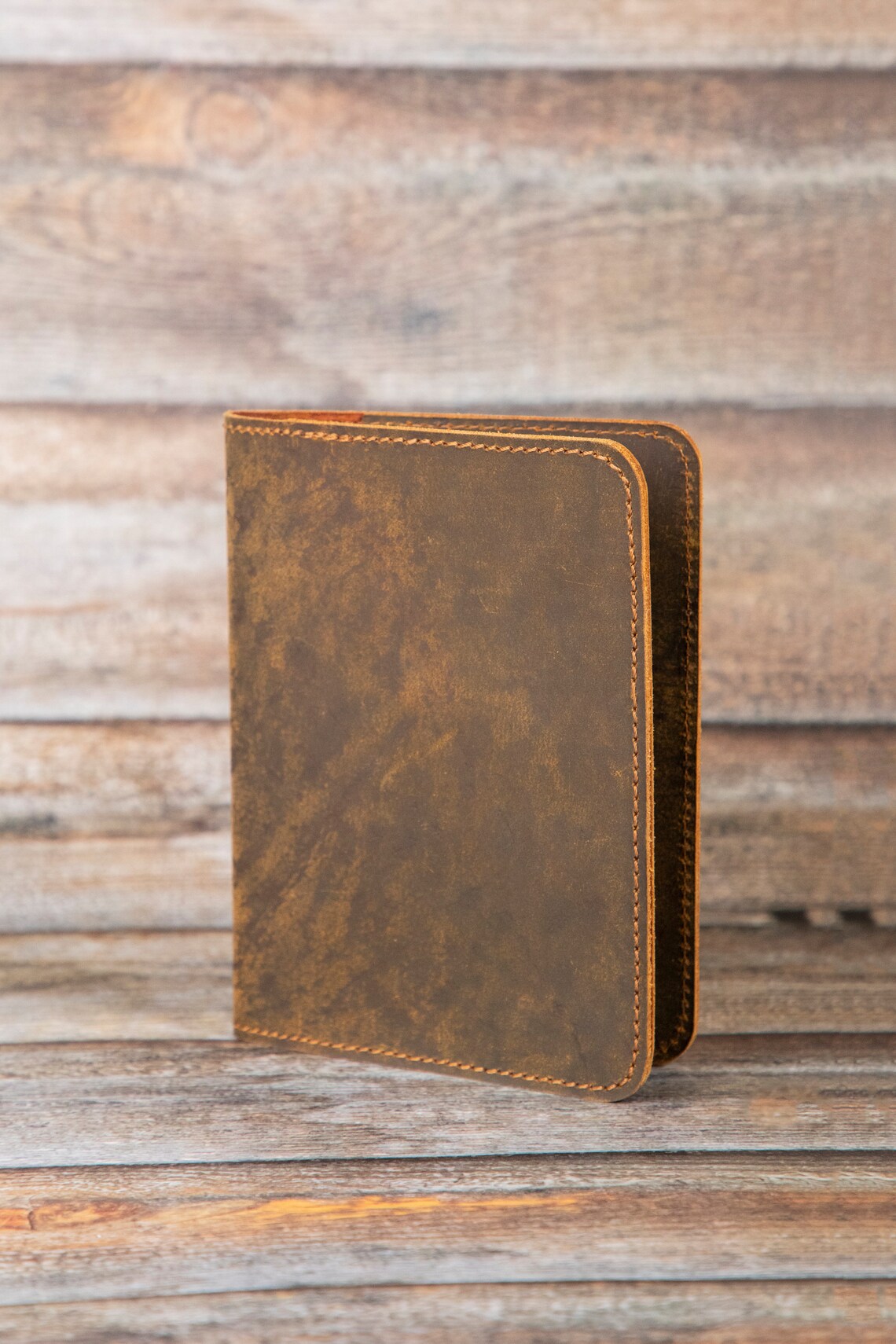 สีน้ำตาลอ่อน