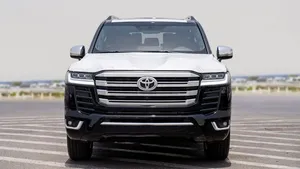 Meilleur prix LandCruiser LC300 VXR 2024 |   3.3D Diesel AT |   SUV 4x4 de luxe gris |   Véhicule d'exportation toutes options - Product Image 2