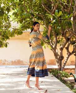 Vestido Lenia Ikat Tejido a Mano, Algodón Puro, Estilo Boho, Largo hasta la Pantorrilla - Product Image 2