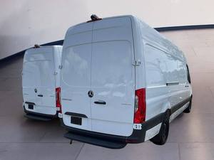 NUOVO Furgone Sprinter Bianco 2025, Motore 2.0L I4 (170 CV), 4 Cilindri, 4X4, 2 Assi, Alimentazione Diesel, Trazione Posteriore, Trasmissione Automatica, Guida a Sinistra - Product Image 3