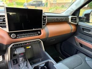 Toyota Tundra Limited CrewMax 4x4 2022, V6 Twin-Turbo, Paquete Todoterreno TRD - Product Image 2