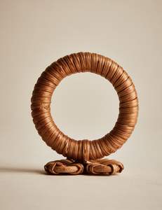 แหวนผ้าเช็ดปากหวายธรรมชาติหรูหราออกแบบมาเพื่อเพิ่มความอบอุ่นและเนื้อสัมผัสให้กับรูปแบบการตั้งค่าตารางใดๆ - Product Image 4