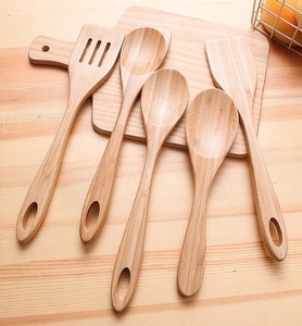 Cuchara Moderna Ecológica de Madera con Mango Largo y Acabado Espejo, Logotipo Personalizado de Tamaño Indio para Cocina, Mezclar/Agitar, Uso en Bodas - Product Image 1