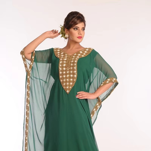 Caftans islamiques brodés en georgette verte - Product Image 1