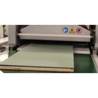 Machine automatique à haute productivité pour le laminage du bois, avec moteur et roulement pour sécheuse de feuilles de porte en bois à cycle court, rapide et efficace