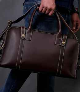 Bolsa de Viaje de Fin de Semana de Cuero Borgoña de Lujo con Forro de Poliéster para Hombre y Mujer - Equipaje Deportivo de Viaje Vintage - Product Image 3