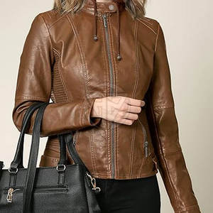 Haut de gamme pour femme : Sweat à capuche en cuir décontracté pour l'hiver, toucher doux, fabrication raffinée, écologique, léger, coupe-vent, logo frontal. - Product Image 5