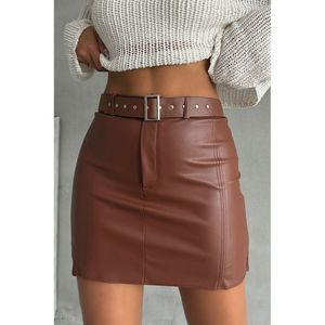 Jupe mi-longue trapèze élégante TOPSHOW pour femme en similicuir noir avec ceinture - Couleur unie, vente en gros - Product Image 2