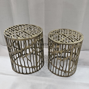 Ensemble de tables basses modernes en or, 2 pièces, structure métallique cylindrique ouverte avec plateau rond, pour salons et espaces commerciaux - Product Image 1