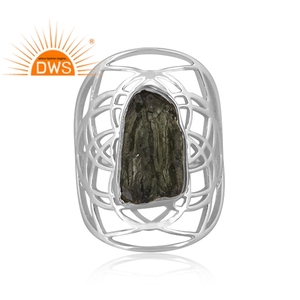 Anillo de diseño de filigrana con diseño de piedras preciosas de moldavita natural en bruto de plata de ley fina superventas, fabricante de joyería personalizada - Product Image 3
