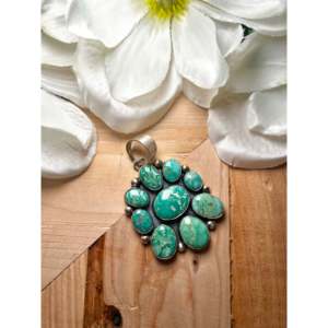 Pendentif artisanal en argent sterling avec variscite Broken Arrow de Kathleen Livingston, serti en clos, incrustation or rose, numéroté - Product Image 3