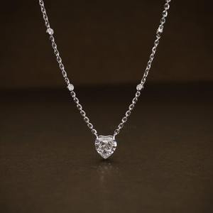 Collier avec pendentif en forme de cœur en moissanite certifiée GRA personnalisé avec diamant en argent 925 VVS Bijoux fins - Product Image 1