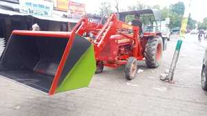 Tractor Agrícola 4x4 de 40 CV al Mejor Precio con Motor para Cultivo de Tierras Agrícolas y Múltiples Usos Agrícolas - Venta al por Mayor - Product Image 5